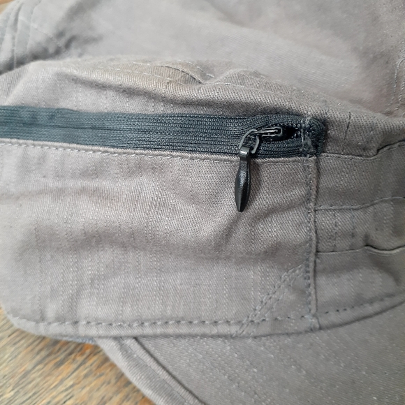 🦏 Ecko Unlimited Cap, Side Zip Pockets, Preowned - Picture 3 of 5